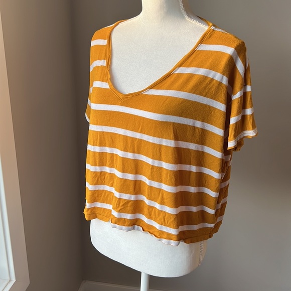 5/$25 C & S oversized crop top - Picture 7 of 9